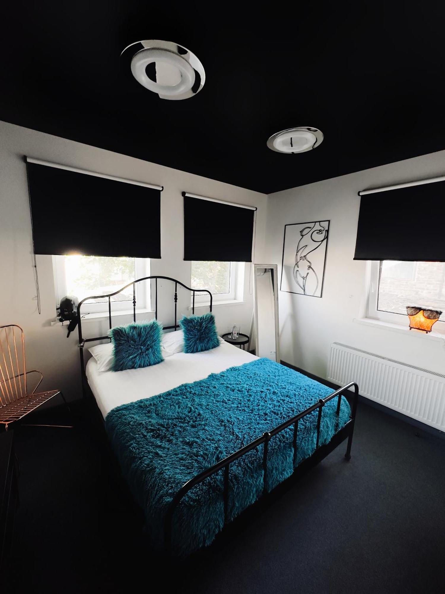 Very Bad Hootel Kaunas Ngoại thất bức ảnh