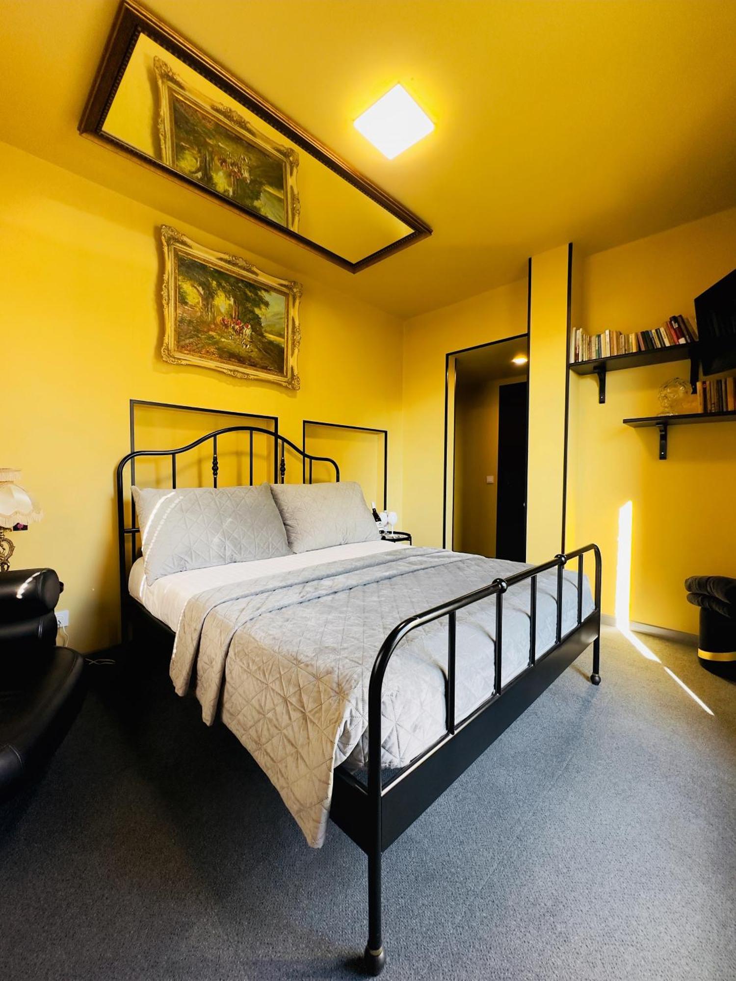 Very Bad Hootel Kaunas Ngoại thất bức ảnh