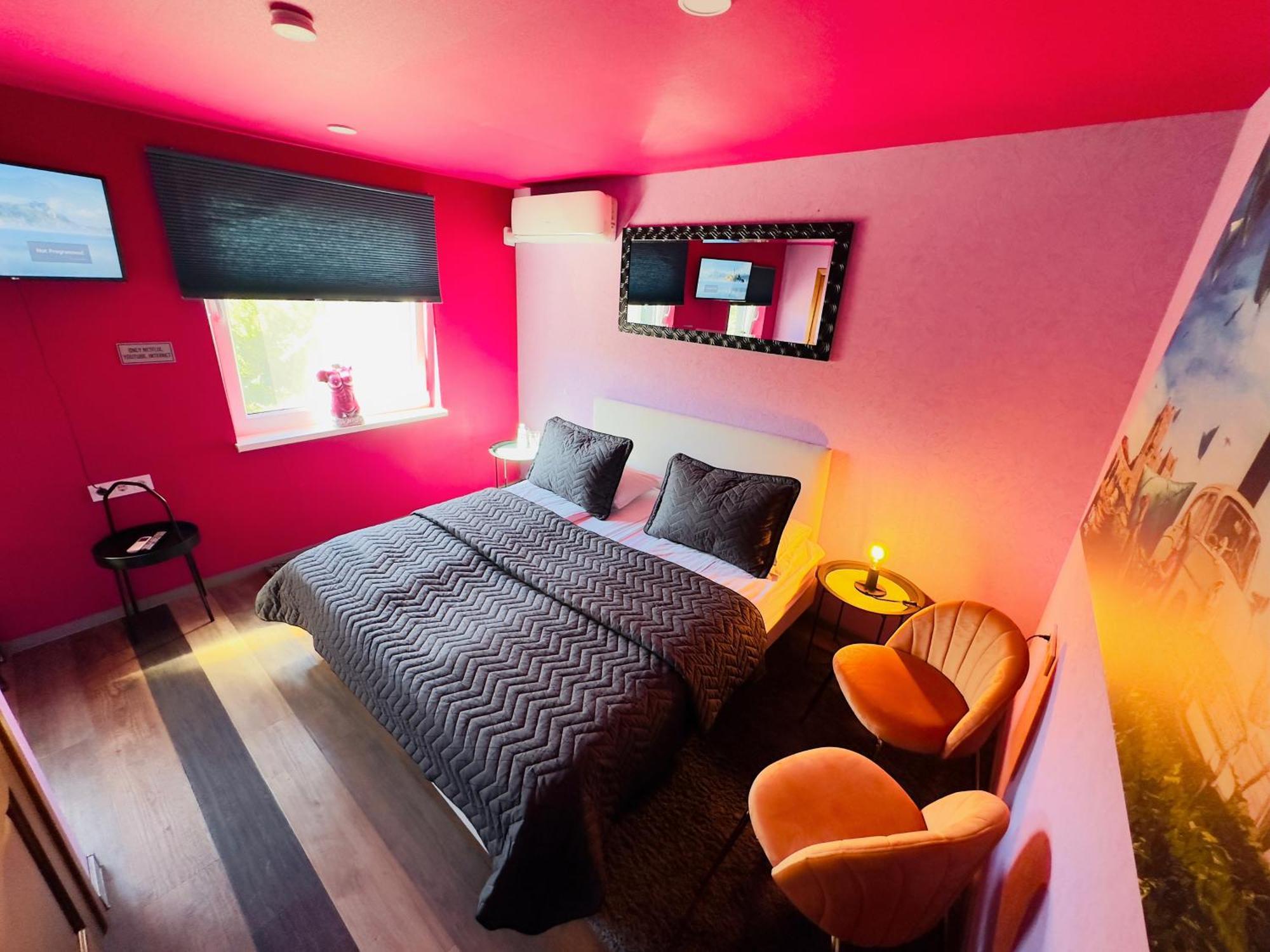 Very Bad Hootel Kaunas Ngoại thất bức ảnh