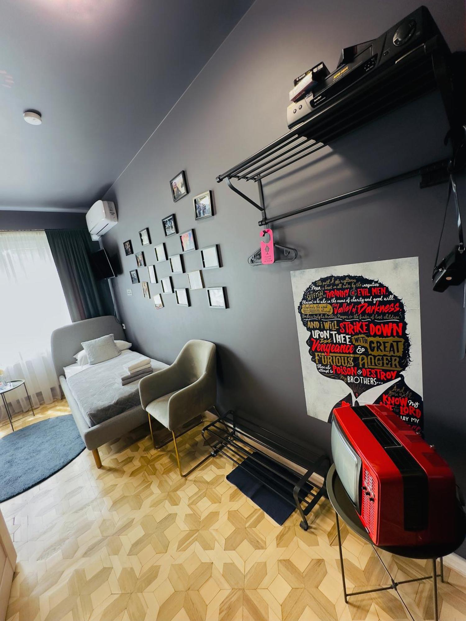 Very Bad Hootel Kaunas Ngoại thất bức ảnh